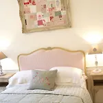 L'arbre D'ange Nocleg ze śniadaniem 3*